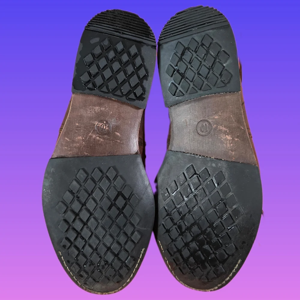 Timberland Dark Brown Leather Chukka Boots with Classic Design - Picture 6 of 6